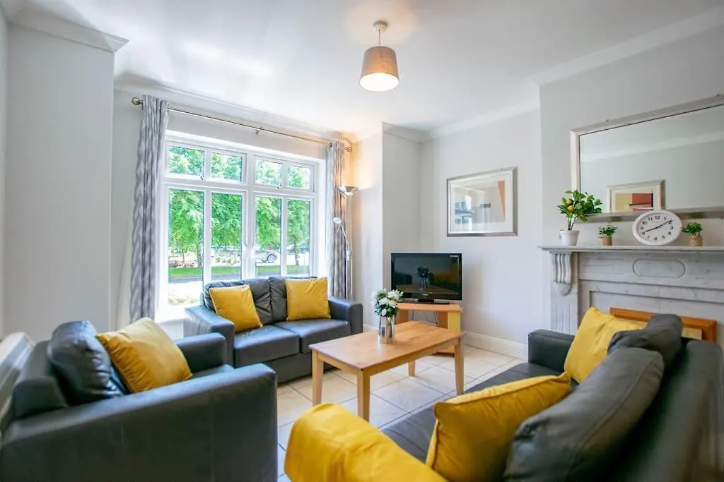 Ferienhaus 88 - Spacious Townhouse By Shortstays Galway